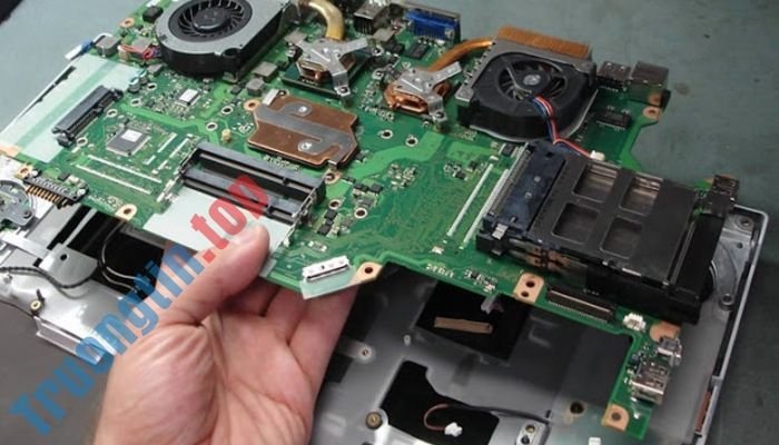 Máy tính, laptop bị tắt nguồn đột ngột có gây hại không? | Tin tức