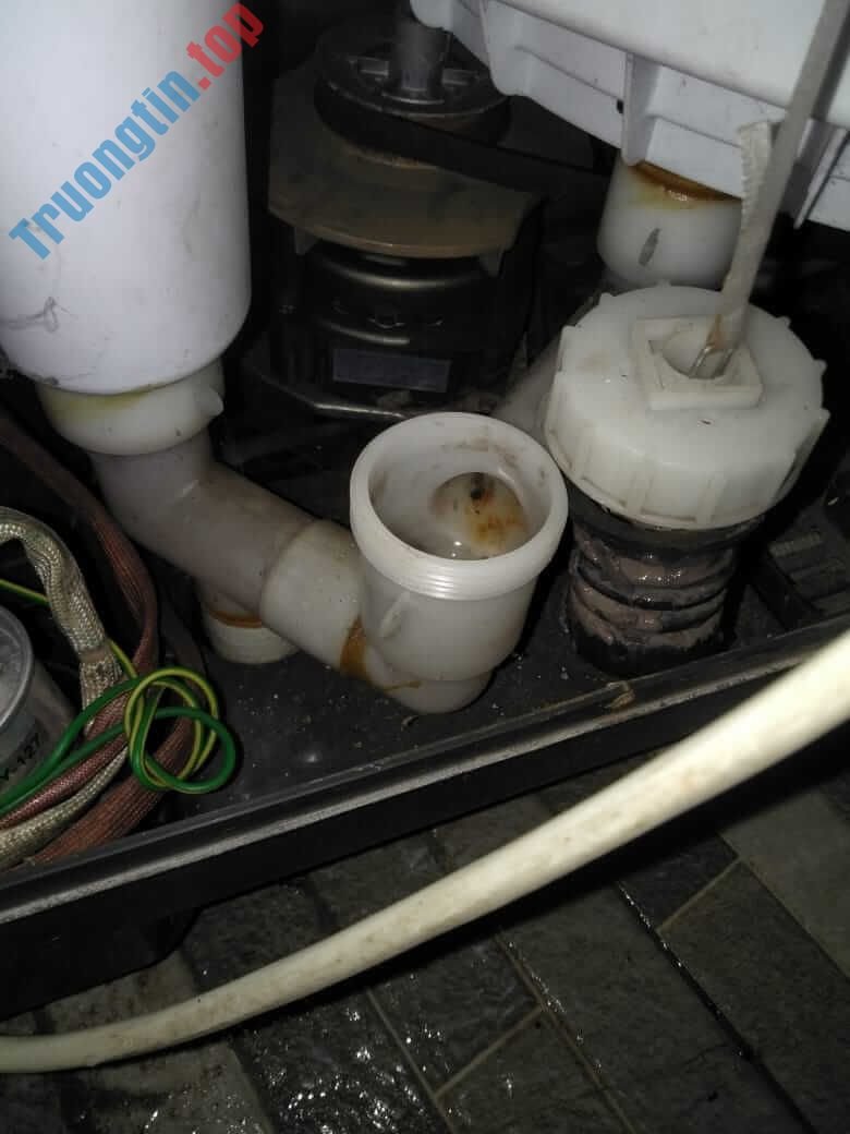 Dịch Vụ Sửa Máy Giặt Bị Rò Rỉ Chảy Nước Quận 11