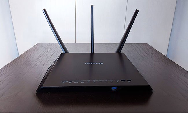 Router Netgear Nighthawk AC2300 Smart WiFi (R7000P)