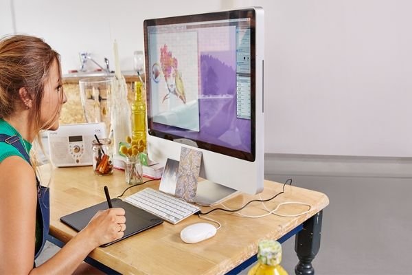 Giá&nbsp;bảng&nbsp;vẽ&nbsp;khá&nbsp;rẻ&nbsp;nhưng&nbsp;những&nbsp;gi&nbsp;nó&nbsp;mang&nbsp;đến&nbsp;lại&nbsp;rất&nbsp;đặc&nbsp;biệt