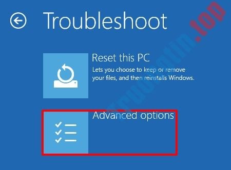 Trên&nbsp;cửa&nbsp;sổ&nbsp;Troubleshoot,&nbsp;tìm&nbsp;và&nbsp;click&nbsp;chọn&nbsp;Advanced&nbsp;options.