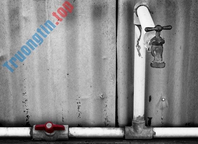 JBL&nbsp;Charge&nbsp;4&nbsp;có&nbsp;khả&nbsp;năng&nbsp;chống&nbsp;nước&nbsp;tốt