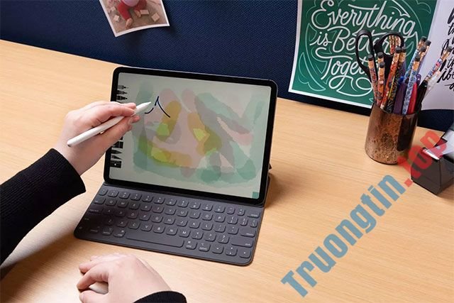 So&nbsp;sánh&nbsp;iPad&nbsp;Pro&nbsp;và&nbsp;MacBook&nbsp;Pro:&nbsp;Chọn&nbsp;thiết&nbsp;bị&nbsp;nào&nbsp;để&nbsp;phù&nbsp;hợp&nbsp;nhu&nbsp;cầu&nbsp;sử&nbsp;dụng?