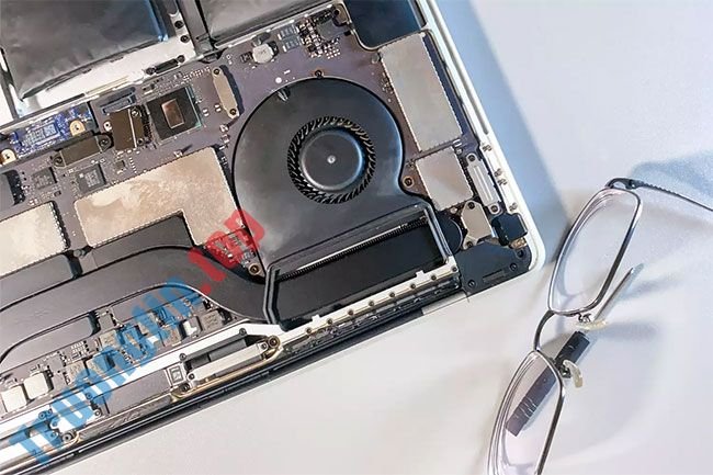 Cách&nbsp;vệ&nbsp;sinh&nbsp;quạt&nbsp;tản&nbsp;nhiệt&nbsp;laptop