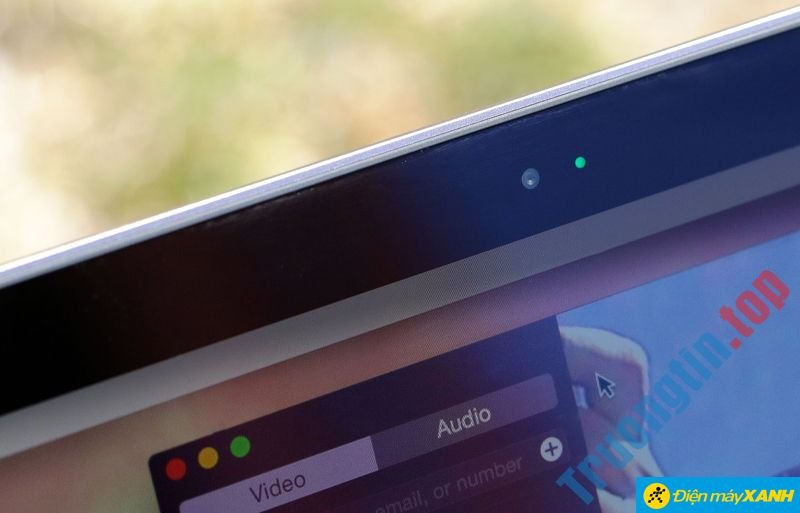 Light&nbsp;Sensor&nbsp;trên&nbsp;Macbook&nbsp;là&nbsp;gì?