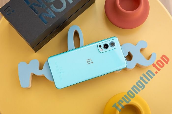 So&nbsp;sánh&nbsp;POCO&nbsp;F3&nbsp;GT&nbsp;và&nbsp;OnePlus&nbsp;Nord&nbsp;2&nbsp;5G:&nbsp;Mèo&nbsp;nào&nbsp;thắng&nbsp;mỉu&nbsp;nào?