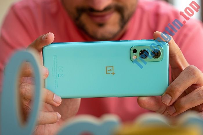 So&nbsp;sánh&nbsp;POCO&nbsp;F3&nbsp;GT&nbsp;và&nbsp;OnePlus&nbsp;Nord&nbsp;2&nbsp;5G:&nbsp;Mèo&nbsp;nào&nbsp;thắng&nbsp;mỉu&nbsp;nào?