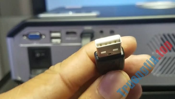 Hướng&nbsp;dẫn&nbsp;kết&nbsp;nối&nbsp;Macbook&nbsp;với&nbsp;máy&nbsp;chiếu&nbsp;nhanh&nbsp;đơn&nbsp;giản,&nbsp;dễ&nbsp;hiểu