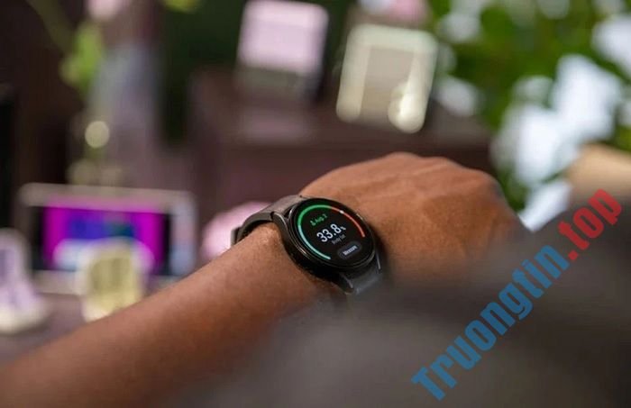 Trên&nbsp;tay&nbsp;Samsung&nbsp;Galaxy&nbsp;Watch4&nbsp;Classic