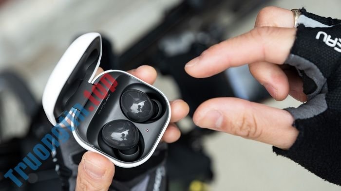Trên&nbsp;tay&nbsp;Galaxy&nbsp;Buds2:&nbsp;Sang&nbsp;trọng,&nbsp;đẳng&nbsp;cấp,&nbsp;giá&nbsp;phải&nbsp;chăng