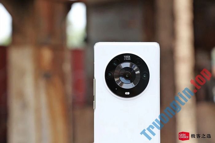 Trên tay Honor Magic 3 Pro: Sở hữu con chip Snapdragon 888 Plus và camera zoom 10x tương tự như Mate 4 Pro 2 Trên tay Honor Magic 3 Pro: Sở hữu con chip Snapdragon 888 Plus và camera zoom 10x tương tự như Mate 4 Pro