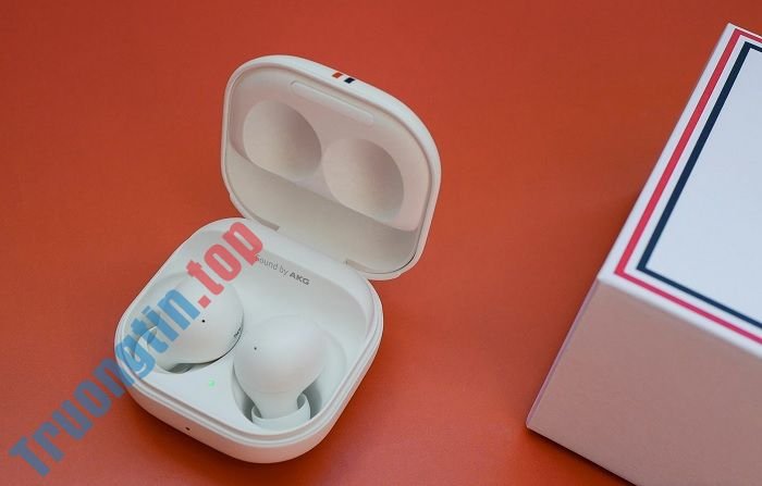 Mở hộp Galaxy Z Flip3 5G Thom Browne Edition: Dành cho những cô nàng sành điệu, giá “sương sương” 57 triệu đồng 15 Mở hộp Galaxy Z Flip3 5G Thom Browne Edition: Dành cho những cô nàng sành điệu, giá “sương sương” 57 triệu đồng