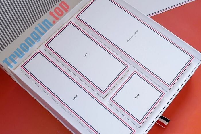 Mở hộp Galaxy Z Flip3 5G Thom Browne Edition: Dành cho những cô nàng sành điệu, giá “sương sương” 57 triệu đồng 3 Mở hộp Galaxy Z Flip3 5G Thom Browne Edition: Dành cho những cô nàng sành điệu, giá “sương sương” 57 triệu đồng