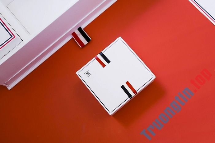 Mở hộp Galaxy Z Flip3 5G Thom Browne Edition: Dành cho những cô nàng sành điệu, giá “sương sương” 57 triệu đồng 5 Mở hộp Galaxy Z Flip3 5G Thom Browne Edition: Dành cho những cô nàng sành điệu, giá “sương sương” 57 triệu đồng