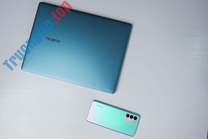 Cận&nbsp;cảnh&nbsp;laptop&nbsp;đầu&nbsp;tiên&nbsp;của&nbsp;realme&nbsp;–&nbsp;Thiết&nbsp;kế&nbsp;cao&nbsp;cấp,&nbsp;cấu&nbsp;hình&nbsp;mạnh&nbsp;mẽ&nbsp;giá&nbsp;chỉ&nbsp;từ&nbsp;14,4&nbsp;triệu