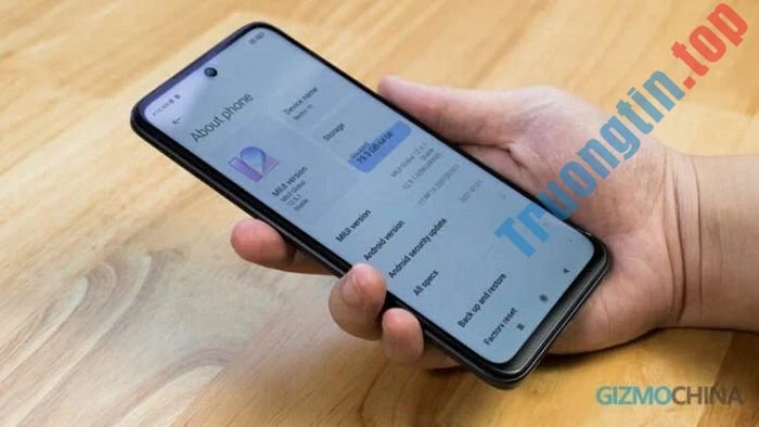 Trên&nbsp;tay&nbsp;Redmi&nbsp;10&nbsp;–&nbsp;Smartphone&nbsp;giá&nbsp;rẻ&nbsp;màn&nbsp;hình&nbsp;đục&nbsp;lỗ&nbsp;thời&nbsp;thượng,&nbsp;pin&nbsp;trâu,&nbsp;hiệu&nbsp;năng&nbsp;ổn&nbsp;định