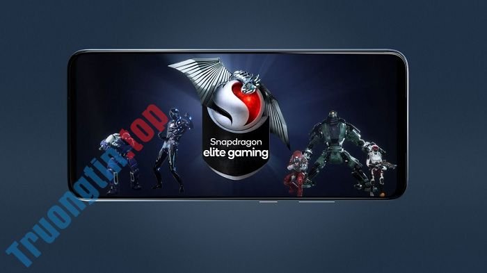 So&nbsp;sánh&nbsp;Snapdragon&nbsp;Phone&nbsp;và&nbsp;iQOO&nbsp;8:&nbsp;Smartphone&nbsp;đầu&nbsp;tiên&nbsp;của&nbsp;Qualcomm&nbsp;liệu&nbsp;có&nbsp;“ngon”?