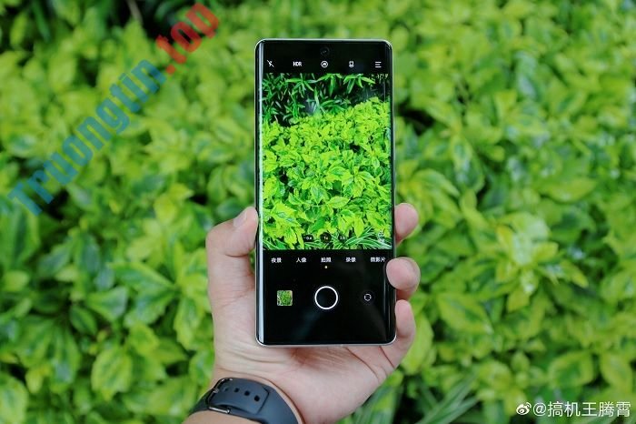 So&nbsp;sánh&nbsp;Snapdragon&nbsp;Phone&nbsp;và&nbsp;iQOO&nbsp;8:&nbsp;Smartphone&nbsp;đầu&nbsp;tiên&nbsp;của&nbsp;Qualcomm&nbsp;liệu&nbsp;có&nbsp;“ngon”?