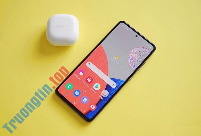 Trên&nbsp;tay&nbsp;Samsung&nbsp;Galaxy&nbsp;A52s&nbsp;5G:&nbsp;Thiết&nbsp;kế&nbsp;không&nbsp;đổi,&nbsp;phần&nbsp;cứng&nbsp;mạnh&nbsp;mẽ&nbsp;hơn