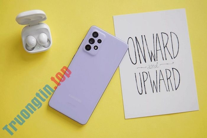 Trên&nbsp;tay&nbsp;Samsung&nbsp;Galaxy&nbsp;A52s&nbsp;5G:&nbsp;Thiết&nbsp;kế&nbsp;không&nbsp;đổi,&nbsp;phần&nbsp;cứng&nbsp;mạnh&nbsp;mẽ&nbsp;hơn