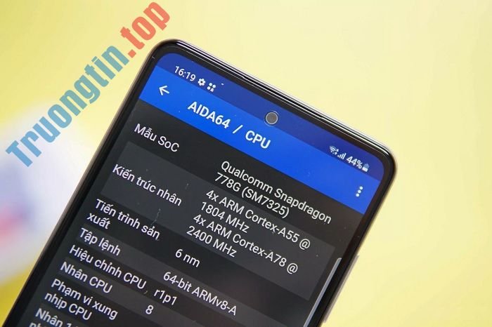 Trên&nbsp;tay&nbsp;Samsung&nbsp;Galaxy&nbsp;A52s&nbsp;5G:&nbsp;Thiết&nbsp;kế&nbsp;không&nbsp;đổi,&nbsp;phần&nbsp;cứng&nbsp;mạnh&nbsp;mẽ&nbsp;hơn