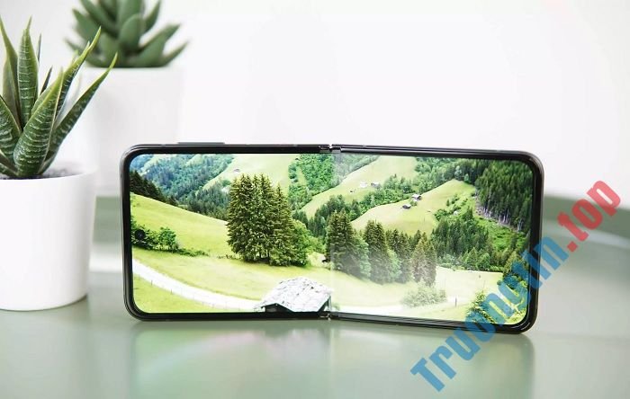 Galaxy Z Flip3 5G có gì đặc biệt để thuyết phục người dùng xuống tiền? 5 Galaxy Z Flip3 5G có gì đặc biệt để thuyết phục người dùng xuống tiền?
