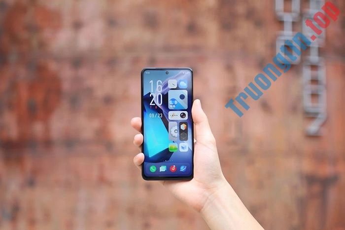 Trên&nbsp;tay&nbsp;vivo&nbsp;iQOO&nbsp;Z5:&nbsp;Giá&nbsp;dưới&nbsp;7&nbsp;triệu&nbsp;sở&nbsp;hữu&nbsp;màn&nbsp;hình&nbsp;120Hz,&nbsp;3&nbsp;camera,&nbsp;chip&nbsp;Snapdragon&nbsp;778G&nbsp;5G