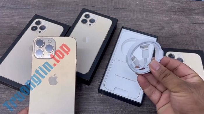 Nên&nbsp;mua&nbsp;iPhone&nbsp;13&nbsp;Pro&nbsp;Max&nbsp;hay&nbsp;iPhone&nbsp;12&nbsp;Pro&nbsp;Max?