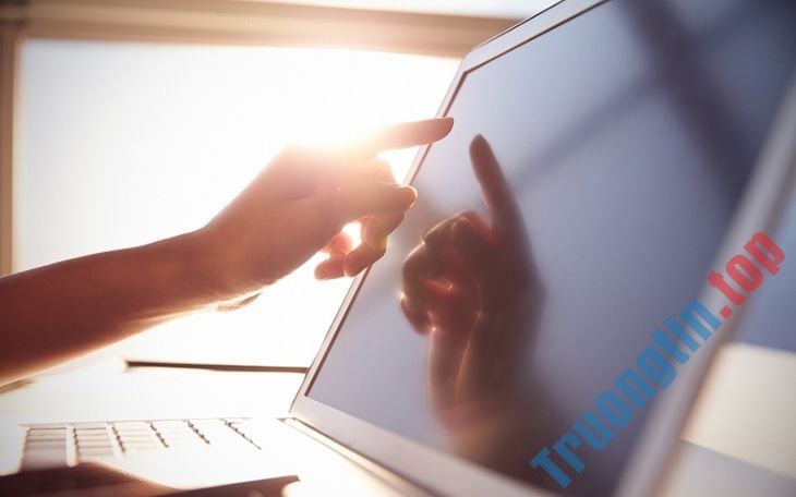 Có&nbsp;nên&nbsp;dán&nbsp;màn&nbsp;hình&nbsp;cho&nbsp;laptop&nbsp;không?