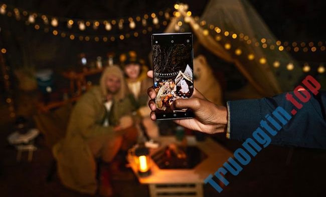 Nên&nbsp;mua&nbsp;Galaxy&nbsp;S22&nbsp;Ultra&nbsp;hay&nbsp;iPhone&nbsp;13&nbsp;Pro&nbsp;Max?