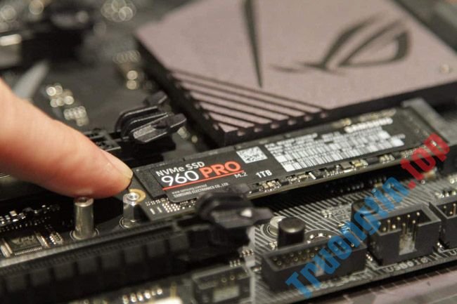 Làm&nbsp;thế&nbsp;nào&nbsp;để&nbsp;cài&nbsp;đặt&nbsp;ổ&nbsp;cứng&nbsp;SSD&nbsp;NVMe&nbsp;M.2?