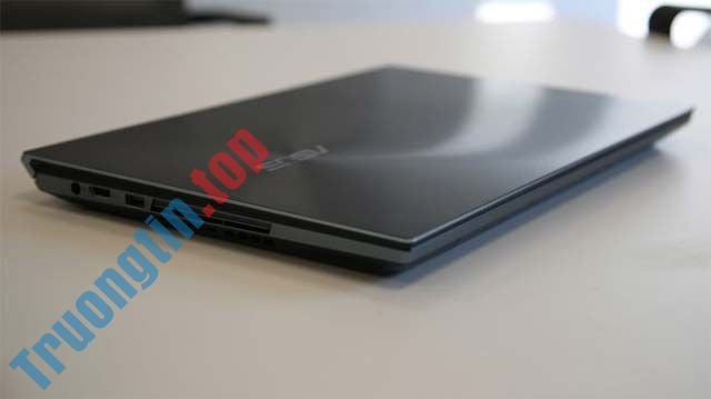 Đánh&nbsp;giá&nbsp;Asus&nbsp;ZenBook&nbsp;Pro&nbsp;Duo&nbsp;UX581,&nbsp;chiếc&nbsp;laptop&nbsp;2&nbsp;màn&nbsp;hình&nbsp;đầu&nbsp;bảng&nbsp;của&nbsp;Asus&nbsp;-&nbsp;76&nbsp;triệu&nbsp;đồng&nbsp;có&nbsp;đáng&nbsp;hay&nbsp;không?