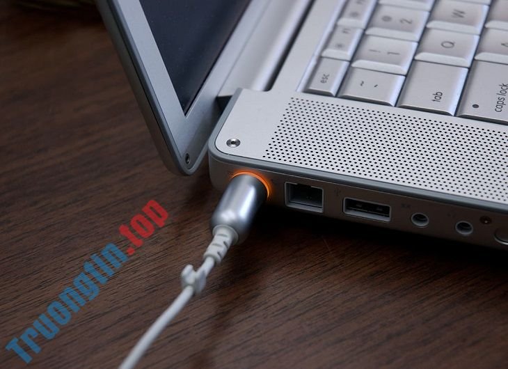Hướng&nbsp;dẫn&nbsp;sạc&nbsp;pin&nbsp;đúng&nbsp;cách&nbsp;cho&nbsp;điện&nbsp;thoại,&nbsp;máy&nbsp;tính&nbsp;bảng&nbsp;và&nbsp;laptop