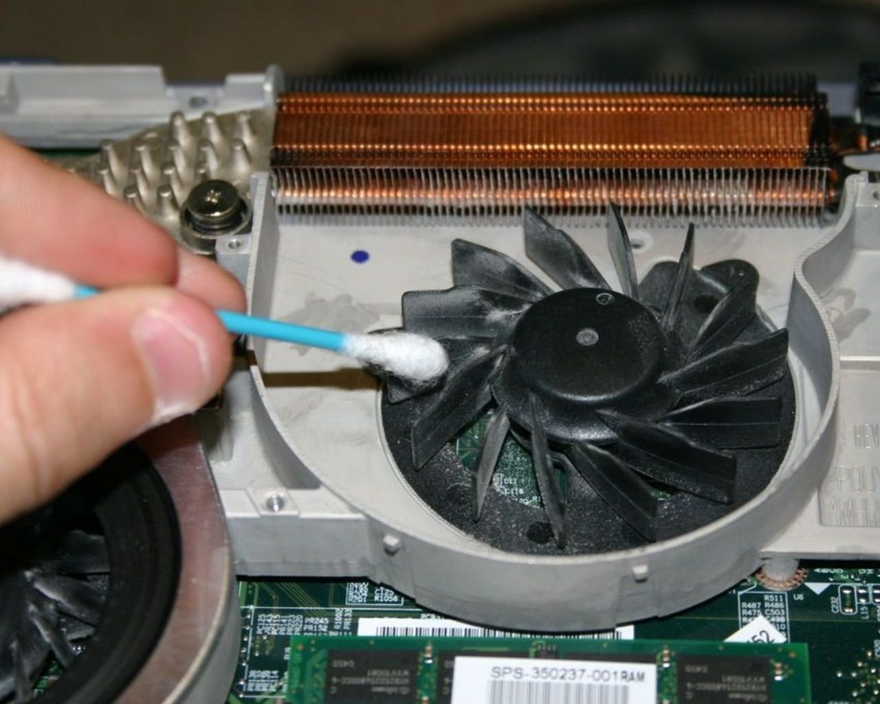 Sửa Lỗi Surface Nóng – Quạt Ồn – Tự Tắt