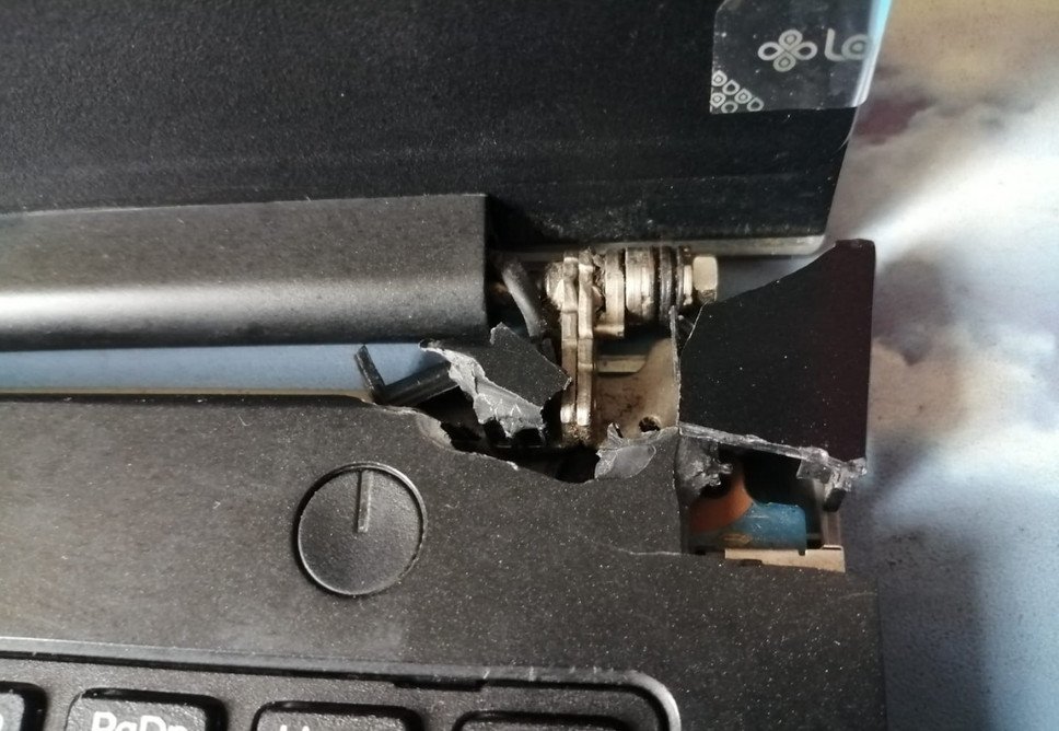 Địa Chỉ Thay Bản Lề Laptop Chính Hãng Ở Bình Thạnh