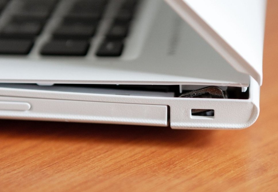 Địa Chỉ Thay Bản Lề Laptop Quận Tân Phú Giá Sỉ