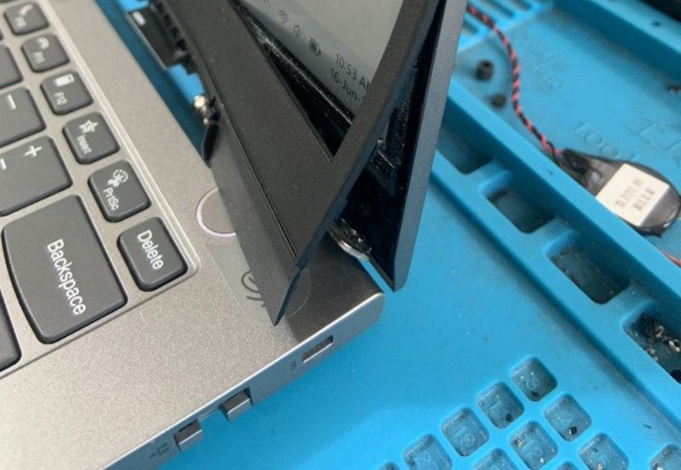 Thay Bản Lề Laptop Quận Bình Tân Giá Rẻ