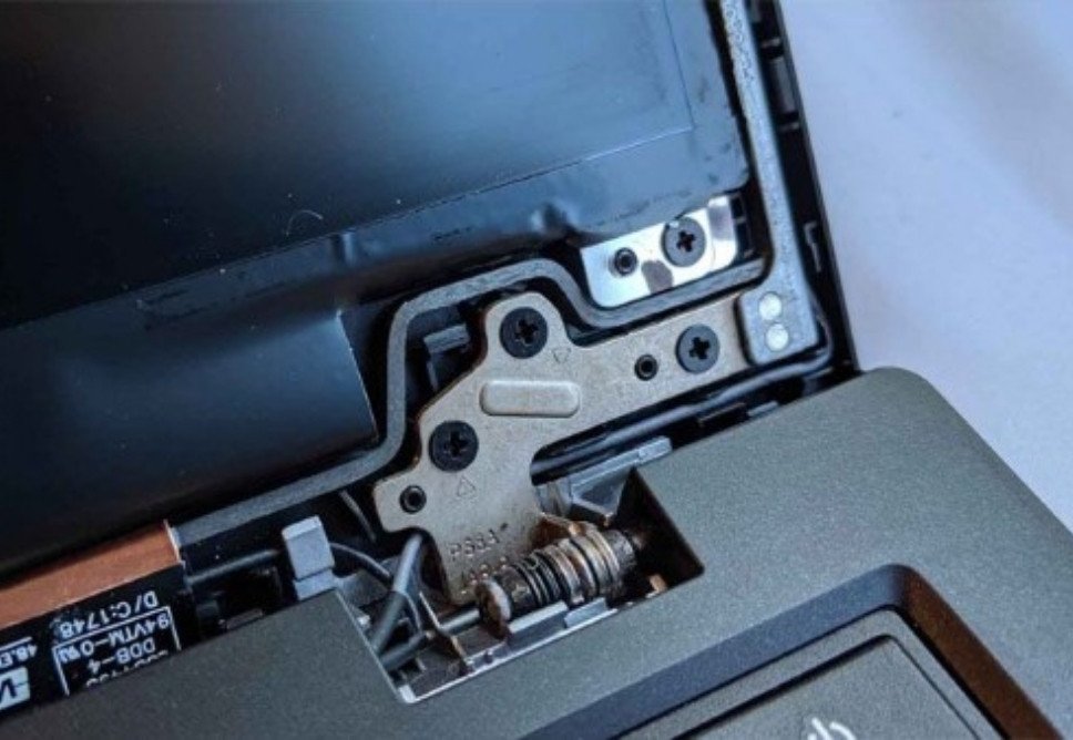 Thay Bản Lề Laptop Quận Phú Nhuận Gần Đây