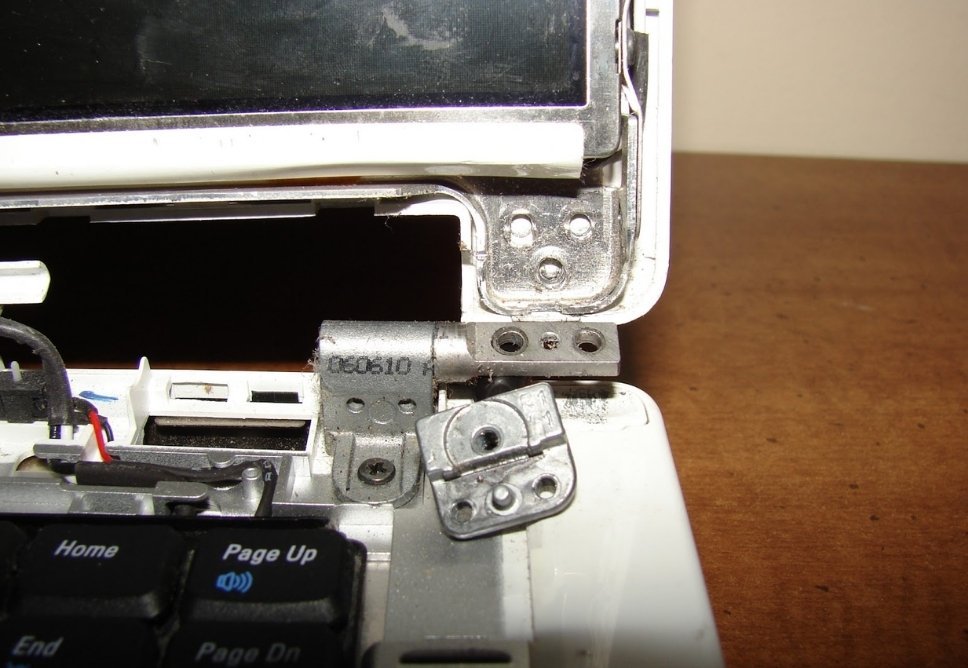 Thay Bản Lề Laptop Quận Phú Nhuận Gần Đây